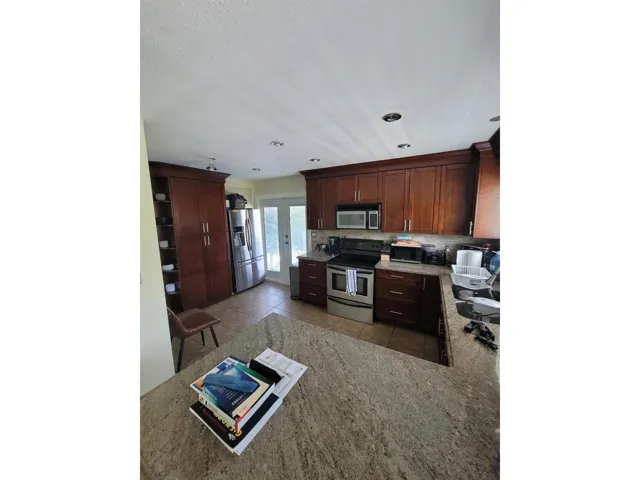 upper 4749 207A STREET, Langley, British Columbia V3A6W5