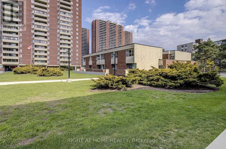 409 - 8 CRESCENT TOWN ROAD, Toronto (Crescent Town), Ontario M4C5L3