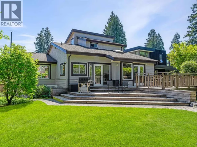 1140 W 20TH STREET, North Vancouver, British Columbia V7P2B7