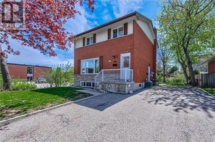 37 GOTTSCHEER Court, Kitchener, Ontario N2M3L3