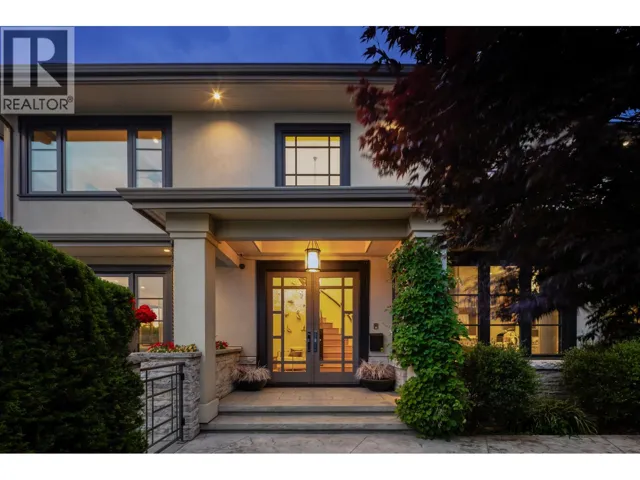 285 26TH STREET, West Vancouver, British Columbia V7V0B6