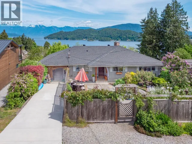 616 N FLETCHER ROAD, Gibsons, British Columbia V0N1V9