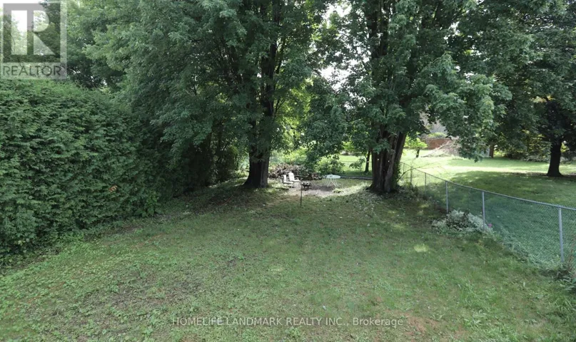 181 NEWTON STREET E, Newmarket (Gorham-College Manor), Ontario L3Y3K6
