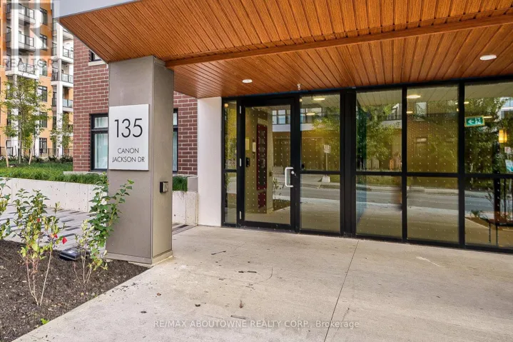 204 - 135 CANON JACKSON DRIVE, Toronto (Brookhaven-Amesbury), Ontario M6M0C3