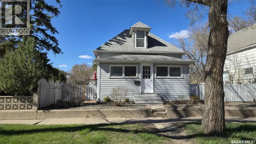 520 Fairford STREET E, Moose Jaw, Saskatchewan S6H0E6
