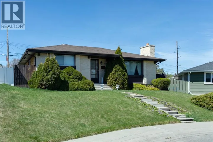 1132 Hunterston Hill NW, Calgary, Alberta T2K4N8