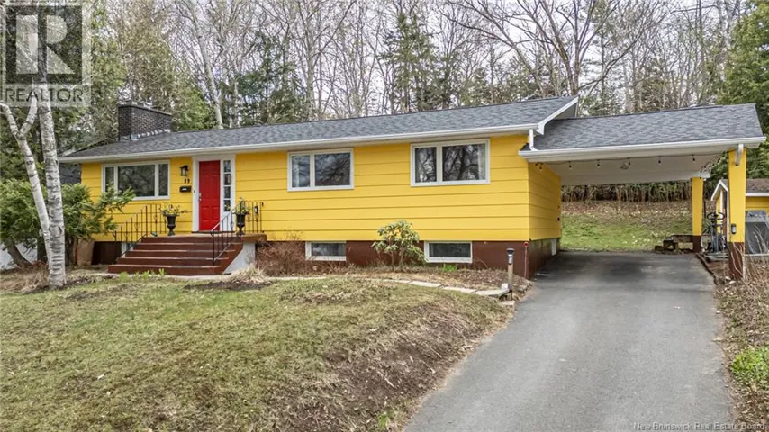 89 Pembroke Crescent, Fredericton, New Brunswick E3B2V1