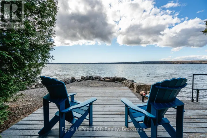 Beautiful waterfront property on Colpoys Bay