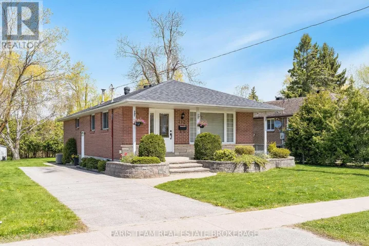 212 GROVE STREET E, Barrie (Wellington), Ontario L4M2P9
