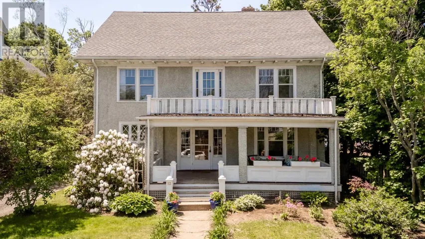 12 Linden Avenue, Wolfville, Nova Scotia B4P2A3