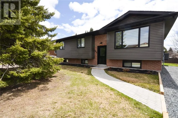 1855 Springdale Crescent, Sudbury, Ontario P3A5H9