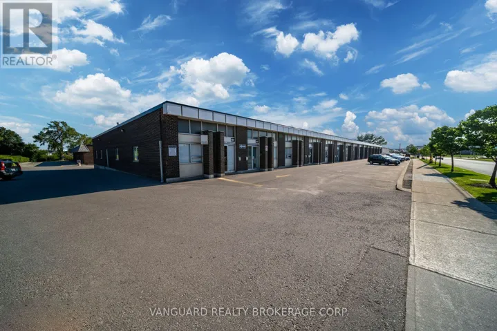 499 CHAMPAGNE DRIVE, Toronto (York University Heights), Ontario M3J2C6