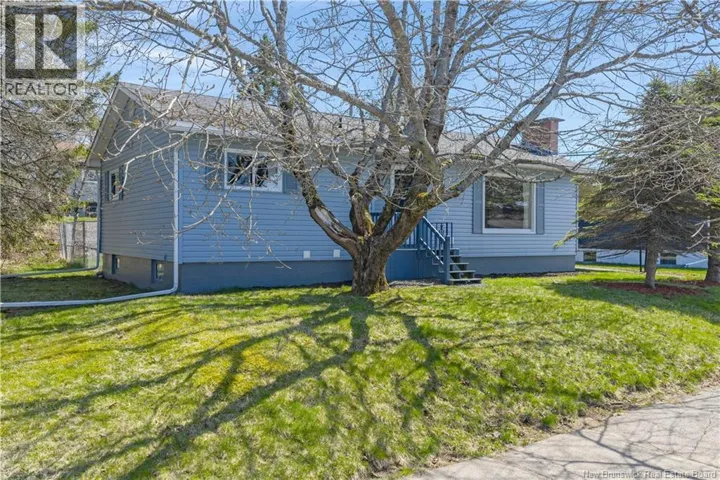 892 Mollins Drive, Saint John, New Brunswick E2M4L8