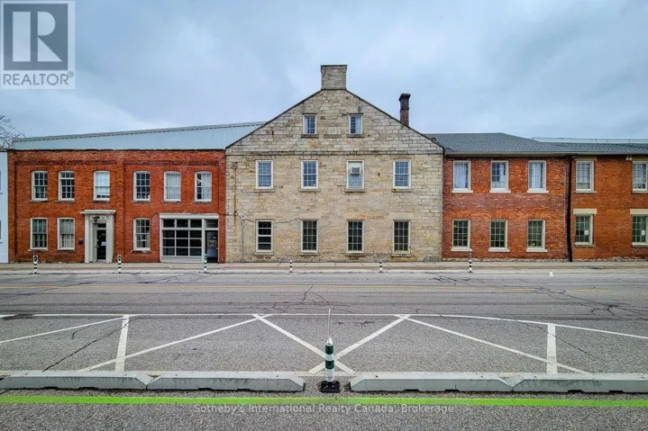 108 - 64 HATT STREET, Hamilton (Dundas), Ontario L9H7T6