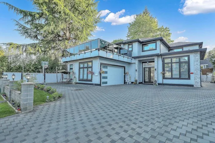 9253 PRINCE CHARLES BOULEVARD, Surrey, British Columbia V3V1S4