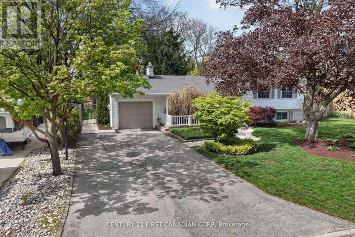 16 GUSTIN AVENUE, London South (South V), Ontario N6P1C2