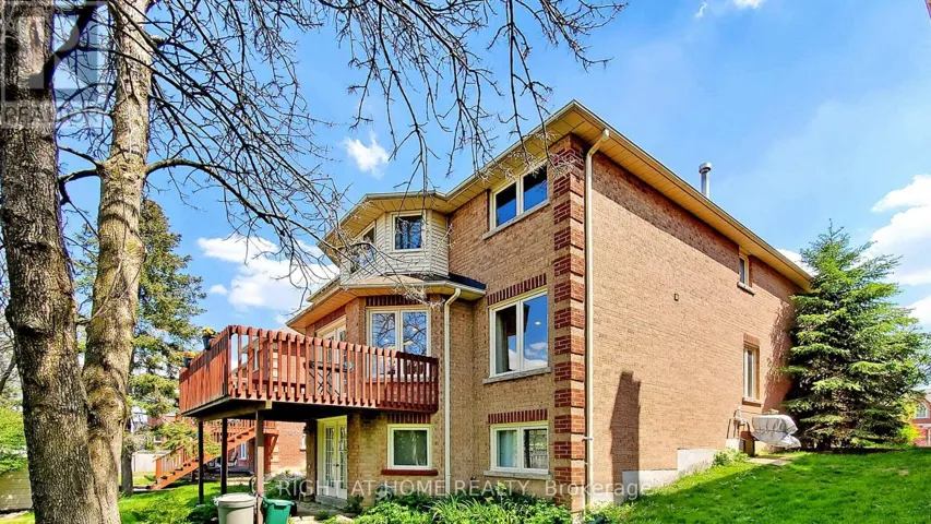 MAIN AND UPPER FLOOR - 95 LENSMITH DRIVE, Aurora (Aurora Highlands), Ontario L4G6R9