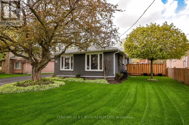 128 CHERRYWOOD DRIVE, Newmarket (Bristol-London), Ontario L3Y2X7