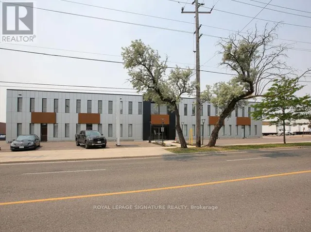 1B - 120 NORFINCH DRIVE, Toronto (Black Creek), Ontario M3N1X3