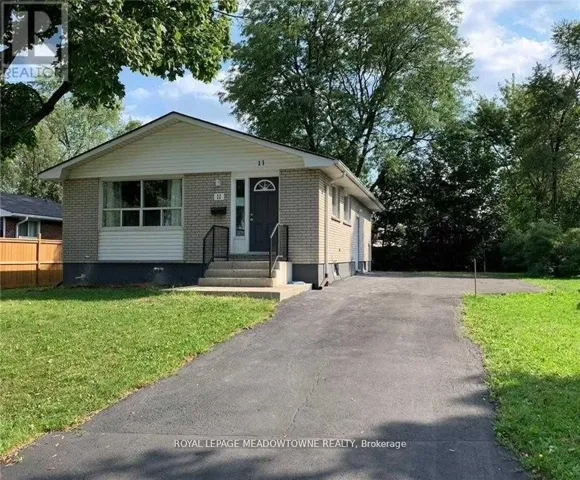 LOWER - 11 MICHAEL AVENUE, Hamilton (Berrisfield), Ontario L8T2Y2