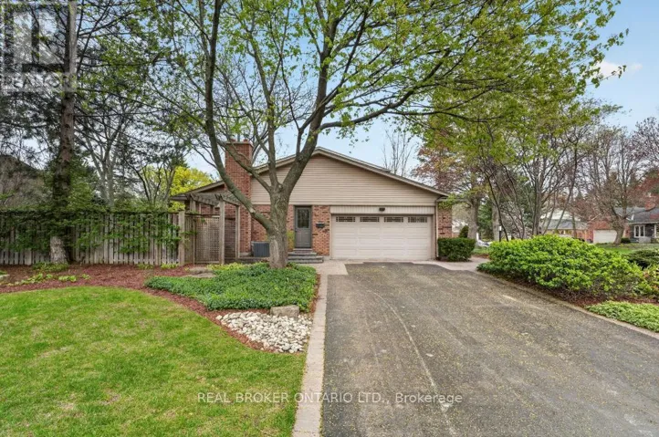 258 BRIAR HILL CRESCENT, Hamilton (Ancaster), Ontario L9G3M7