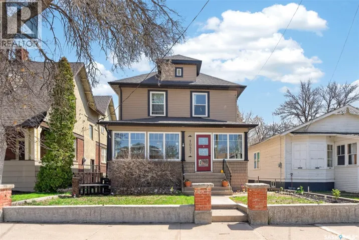 1037 Chestnut AVENUE, Moose Jaw, Saskatchewan S6H1A5