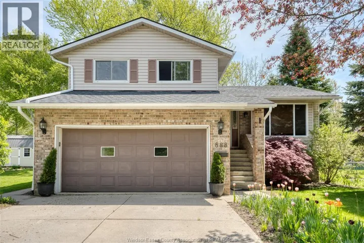 888 BAYVIEW, Kingsville, Ontario N9Y2M3