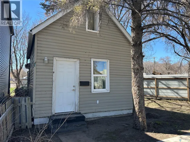 209 I AVENUE S, Saskatoon, Saskatchewan S7M1X8