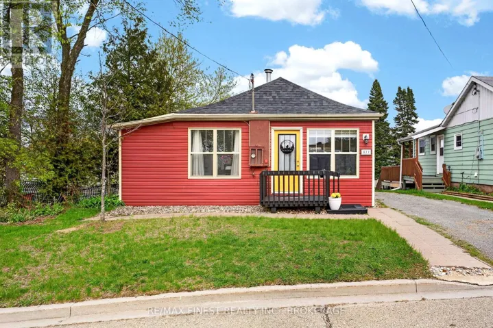 377 HENRIETTA STREET, Gananoque, Ontario K7G1X6