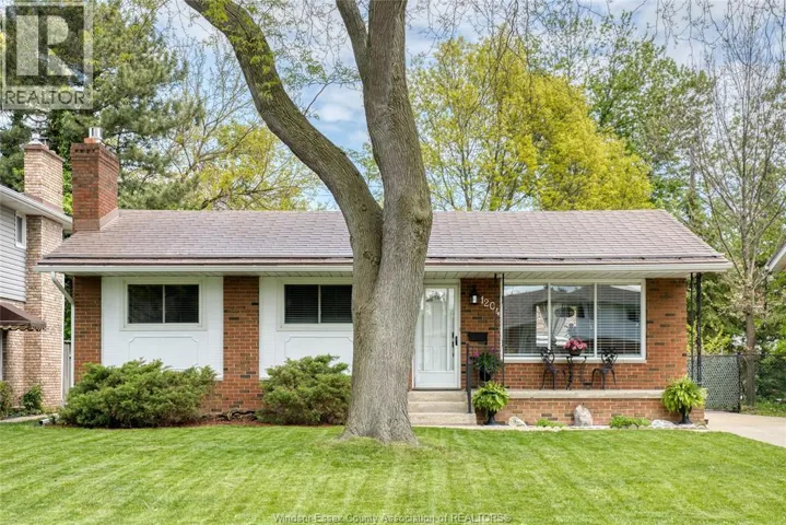 1204 SUMACH, Windsor, Ontario N8S2S4