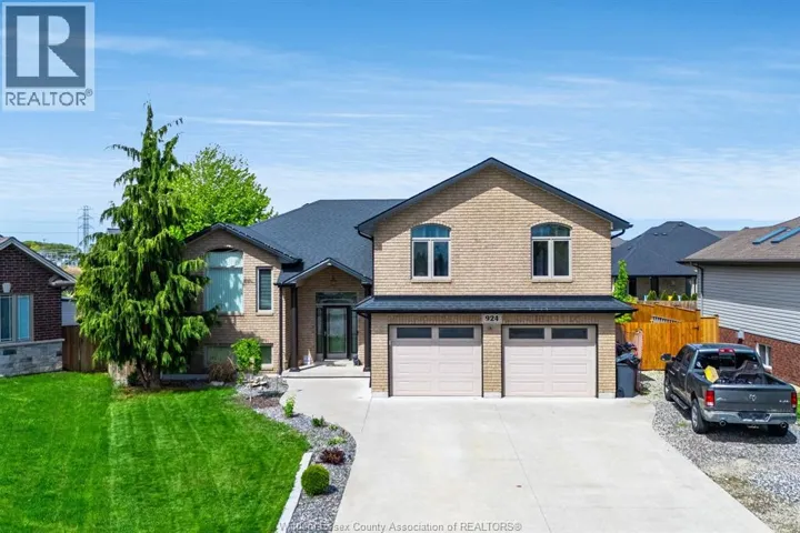 924 Driftwood CRESCENT, Lakeshore, Ontario N0R1A0