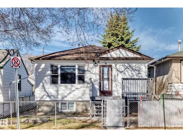 11926 77 ST NW, Edmonton, Alberta T5B2G4