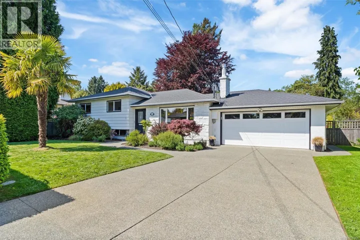 2090 McNeill Ave, Oak Bay, British Columbia V8S2X8