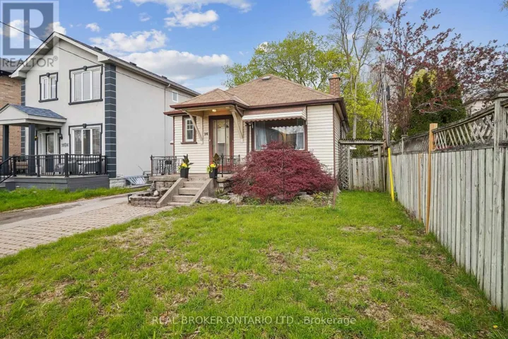 14 PLAINS ROAD, Toronto (East York), Ontario M4J2R1