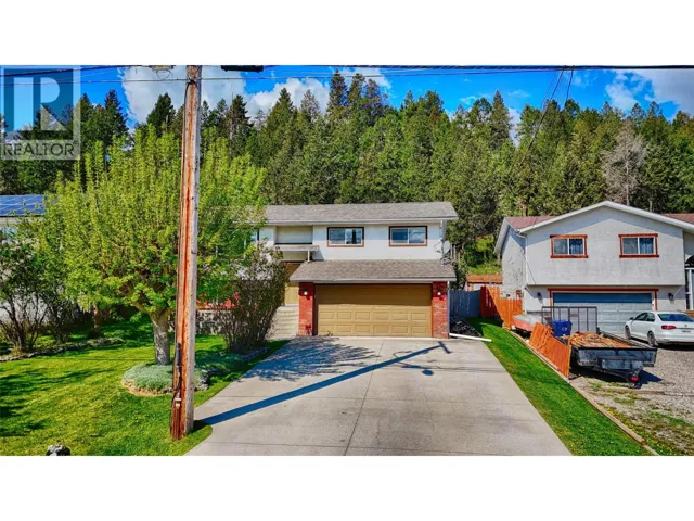 1710 15th Avenue, Invermere, British Columbia V0A1K4