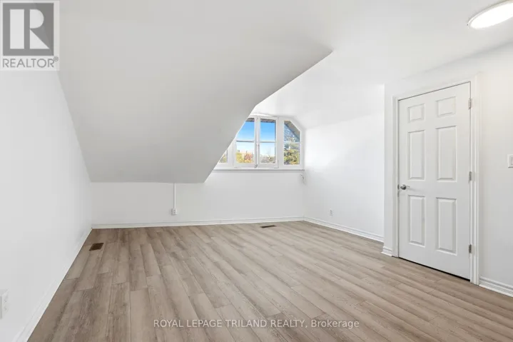 2 - 525 RICHMOND STREET, London East (East F), Ontario N6A3E8