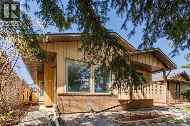 60 Bermondsey Court NW, Calgary, Alberta T3K1V7