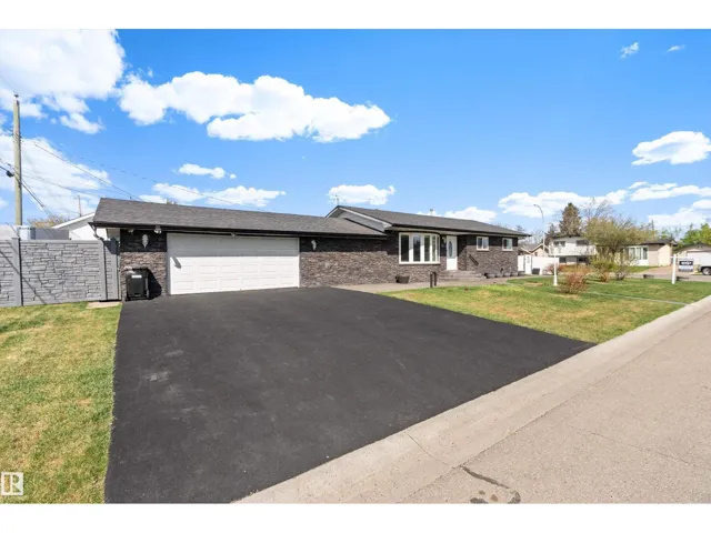 17 Camelot AV, Leduc, Alberta T9E4M4