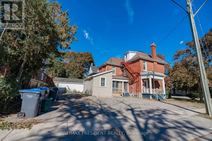 2 DAVID STREET, Brampton (Downtown Brampton), Ontario L6X1J1