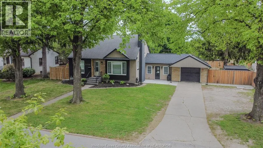 2458 Buckingham DRIVE, Windsor, Ontario N8T2B5
