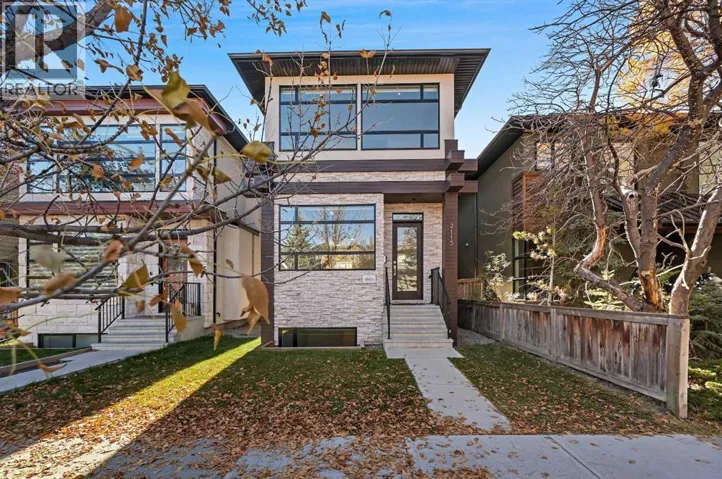 2115 Bowness Road NW, Calgary, Alberta T2N3L2