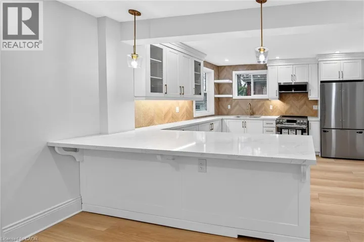 101 HOUGHTON Avenue S, Hamilton, Ontario L8K2M9