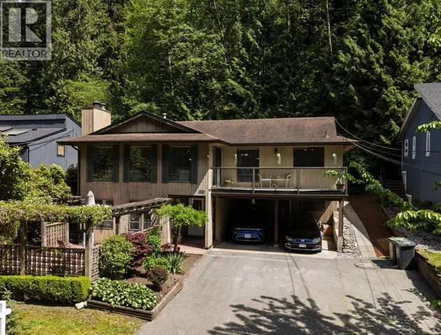 1184 RIVERSIDE DRIVE, North Vancouver, British Columbia V7H1V5