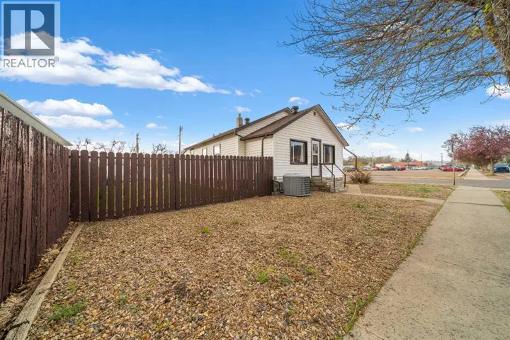 801B 2 Street SE, Medicine Hat, Alberta T1A0E7