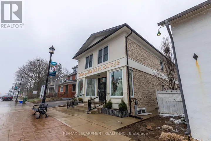 LOWER - 295 DUNDAS STREET, Hamilton (Waterdown), Ontario L9H2P7