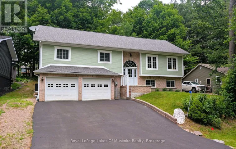 22 DUKE STREET, Muskoka Lakes (Medora), Ontario P0B1J0