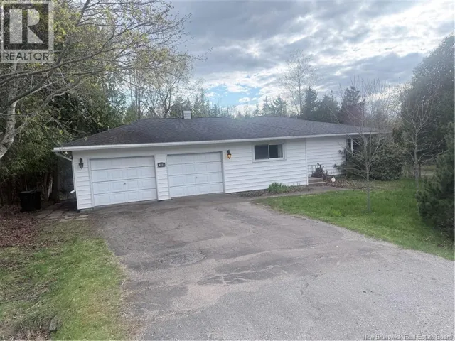 130 Renshaw Road, Rothesay, New Brunswick E2H1R6