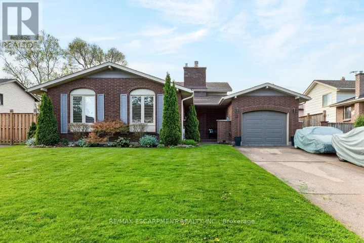33 VIA DELL MONTE STREET, St. Catharines (Burleigh Hill), Ontario L2T3X9