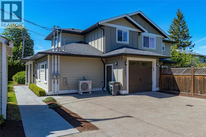1602 Kenmore Rd, Saanich, British Columbia V8N2E4