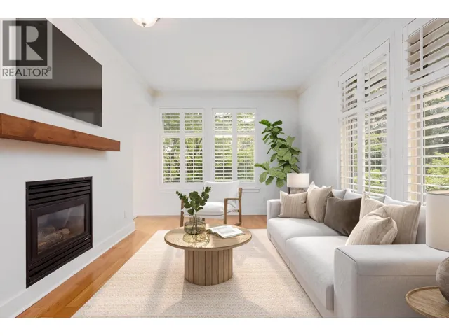 201 118 W 22 STREET, North Vancouver, British Columbia V7M1Z9